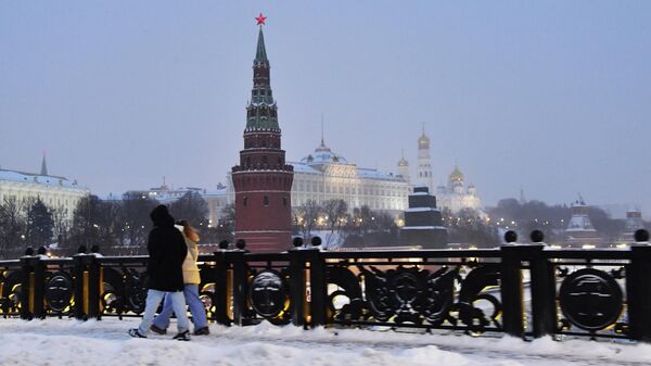 Вид на Московский Кремль с Большого Каменного моста в Москве - Sputnik Казахстан