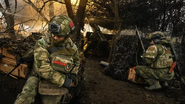 Боевая работа пушки 2А36 Гиацинт-Б группировки войск Центр на Красноармейском направлении СВО - Sputnik Казахстан