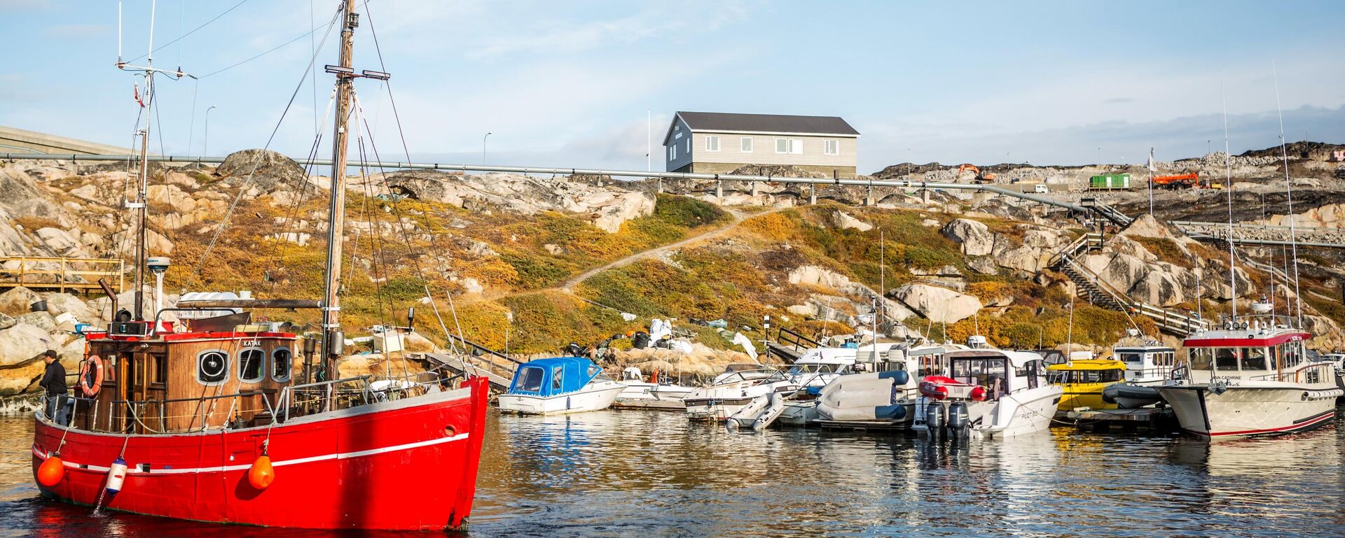 Лодочная станция в городе Илулиссат на острове Гренландия - Sputnik Казахстан, 1920, 15.01.2026