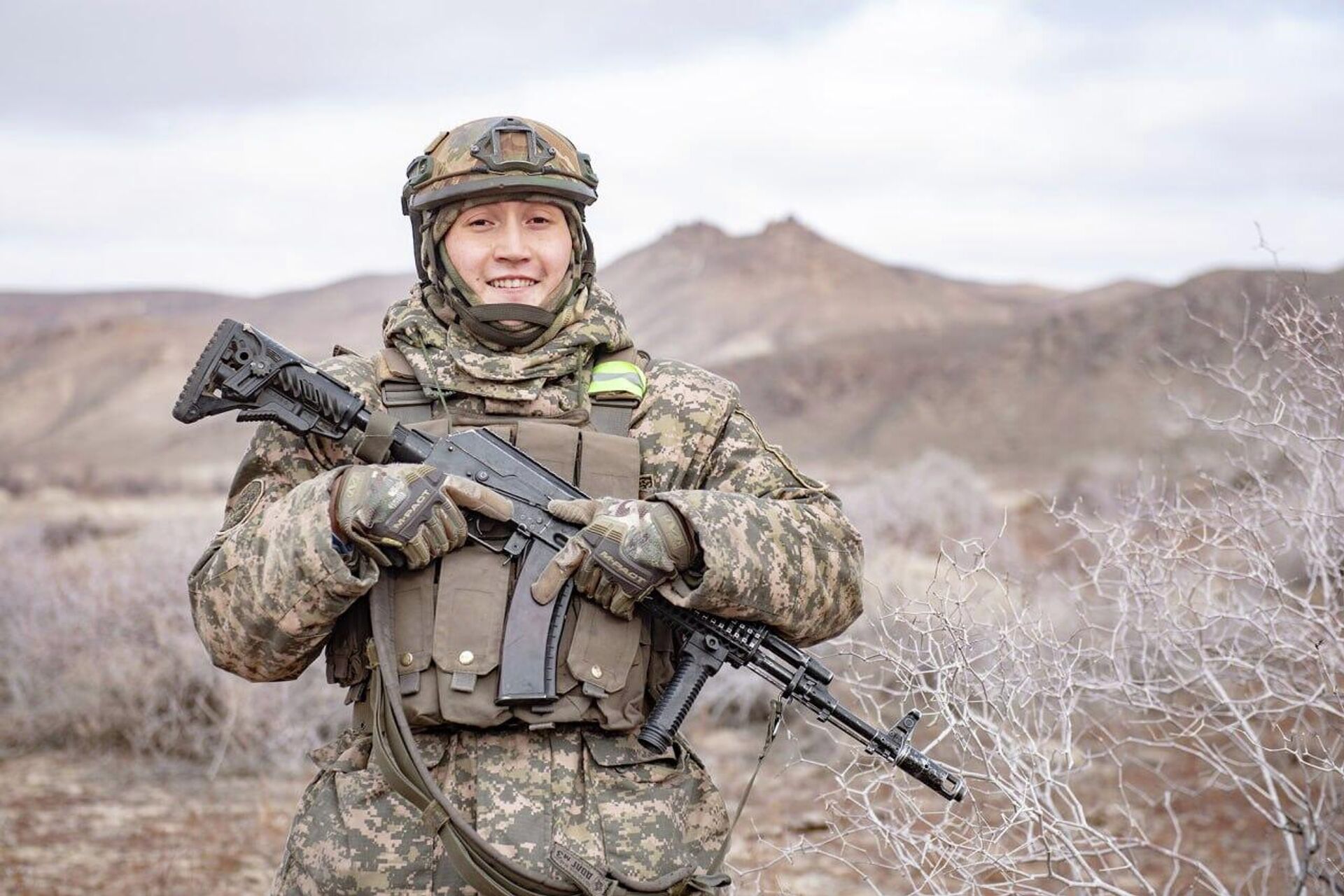 Нугербек Татимбек - чемпион мира по киокушинкай каратэ, военнослужащий срочной службы десантно-штурмовых войск Нугербек Татимбек - чемпион мира по киокушинкай каратэ, военнослужащий срочной службы десантно-штурмовых войск - Sputnik Казахстан, 1920, 15.01.2026