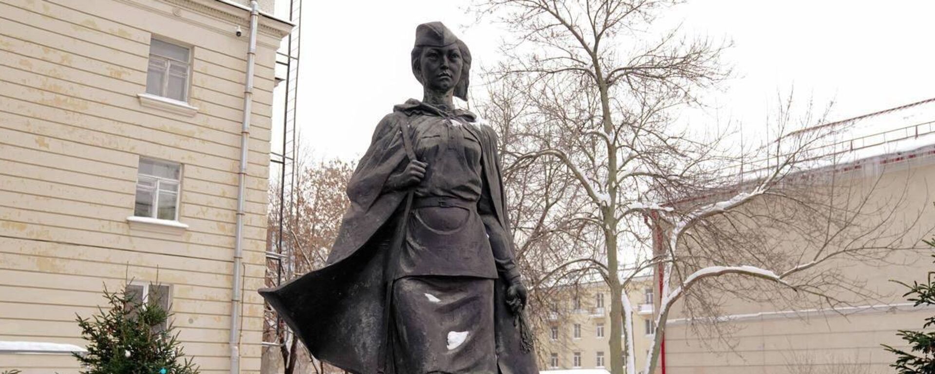 Санкт-Петебургте Әлия Молдағұлова ескерткішіне гүл шоқтары қойылды  - Sputnik Қазақстан, 1920, 16.01.2026