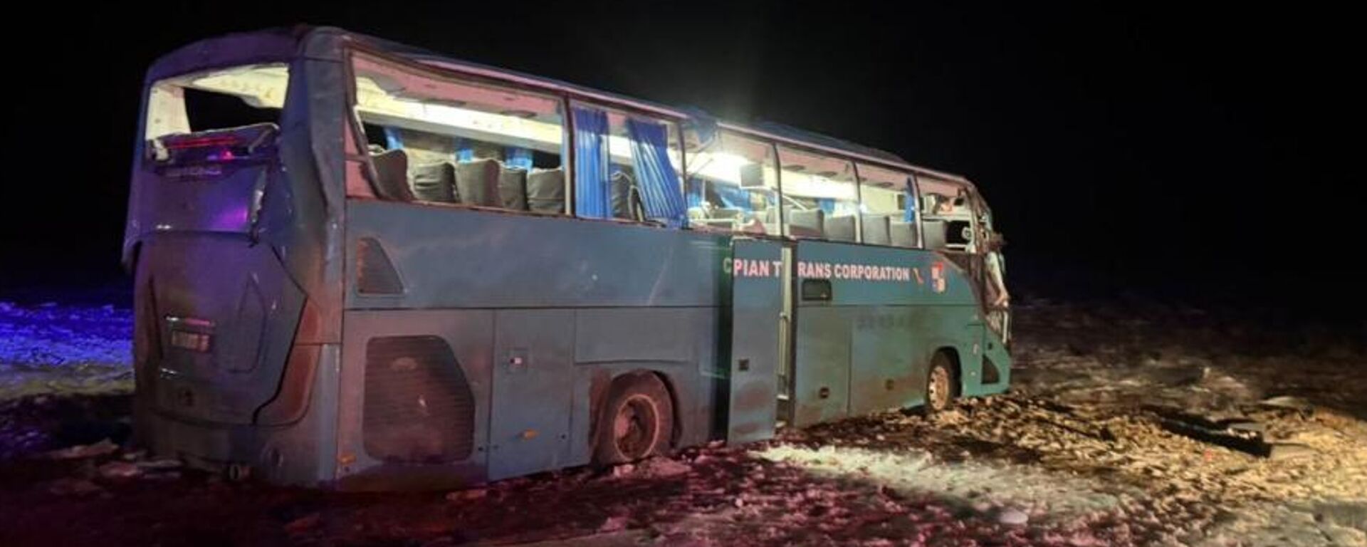 ДТП с автобусом произошло на 383-м километре автодороги KZ-11 Доссор – Кульсары – Бейнеу – Сайотес – Шетпе – Жетыбай – Актау  - Sputnik Казахстан, 1920, 16.01.2026