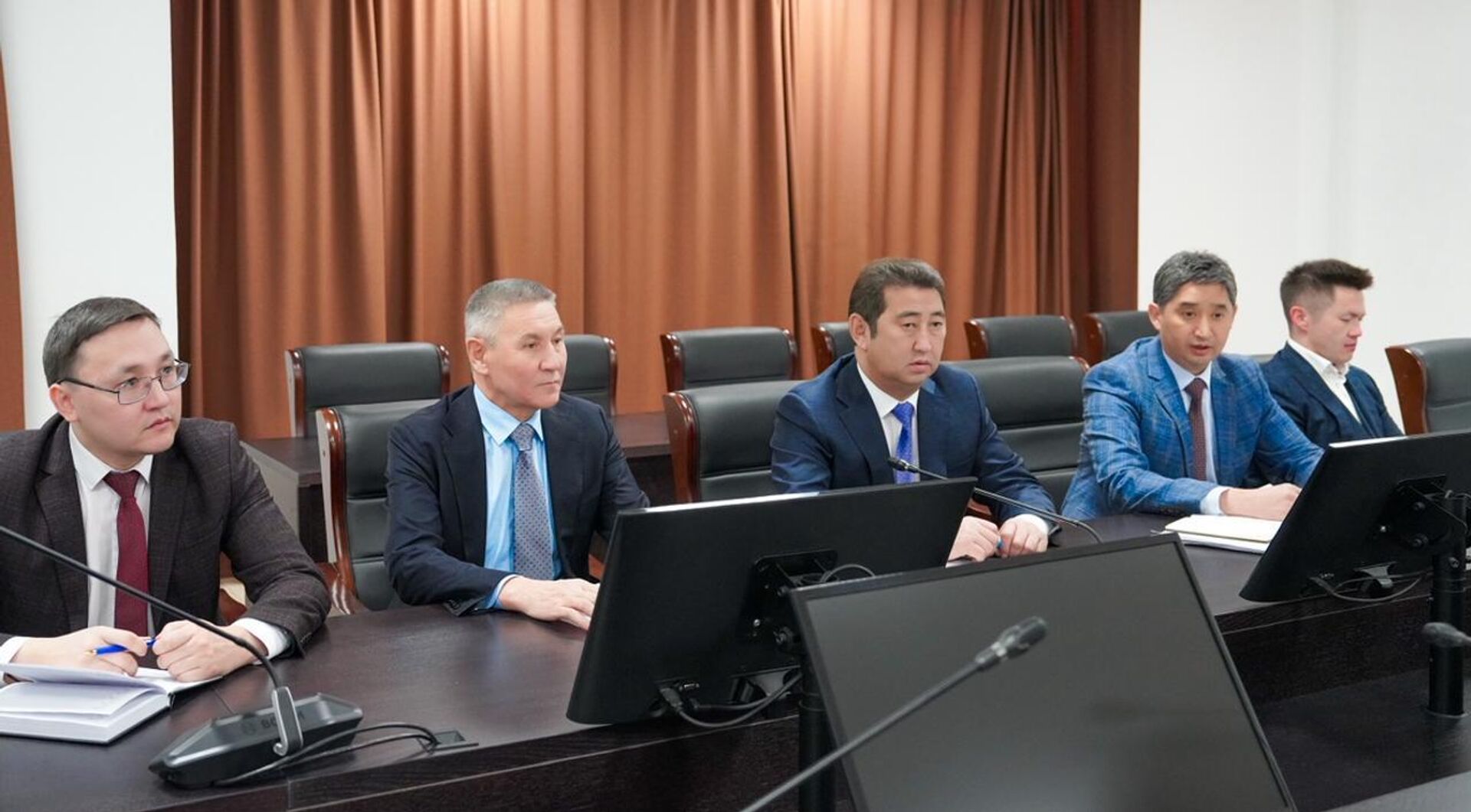 В Минсельхозе Казахстана обсудили перспективы экспорта казахстанской животноводческой продукции в ОАЭ и Индию - Sputnik Казахстан, 1920, 16.01.2026