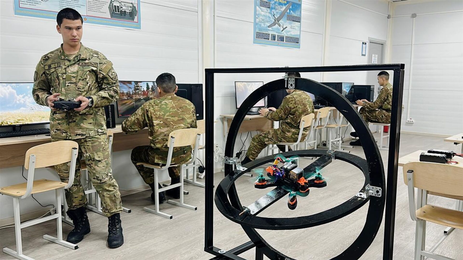 В военном вузе Минобороны создали школу подготовки специалистов БПЛА - Sputnik Казахстан, 1920, 17.01.2026