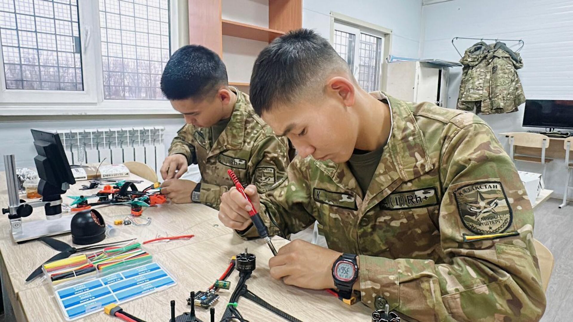 В военном вузе Минобороны создали школу подготовки специалистов БПЛА - Sputnik Казахстан, 1920, 17.01.2026