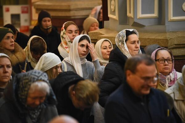 Праздничная крещенская служба в Алматы  
 - Sputnik Казахстан