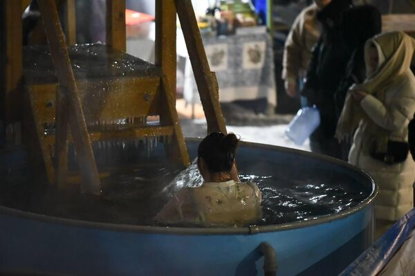 Крещенские купания в Алматы - Sputnik Казахстан