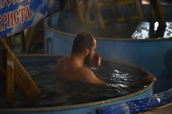 Крещенские купания в Алматы - Sputnik Казахстан