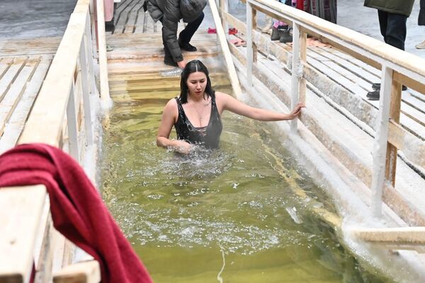 Крещенские купания в Астане - Sputnik Казахстан