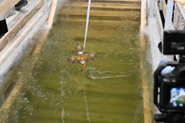 Крещенские купания в Астане - Sputnik Казахстан