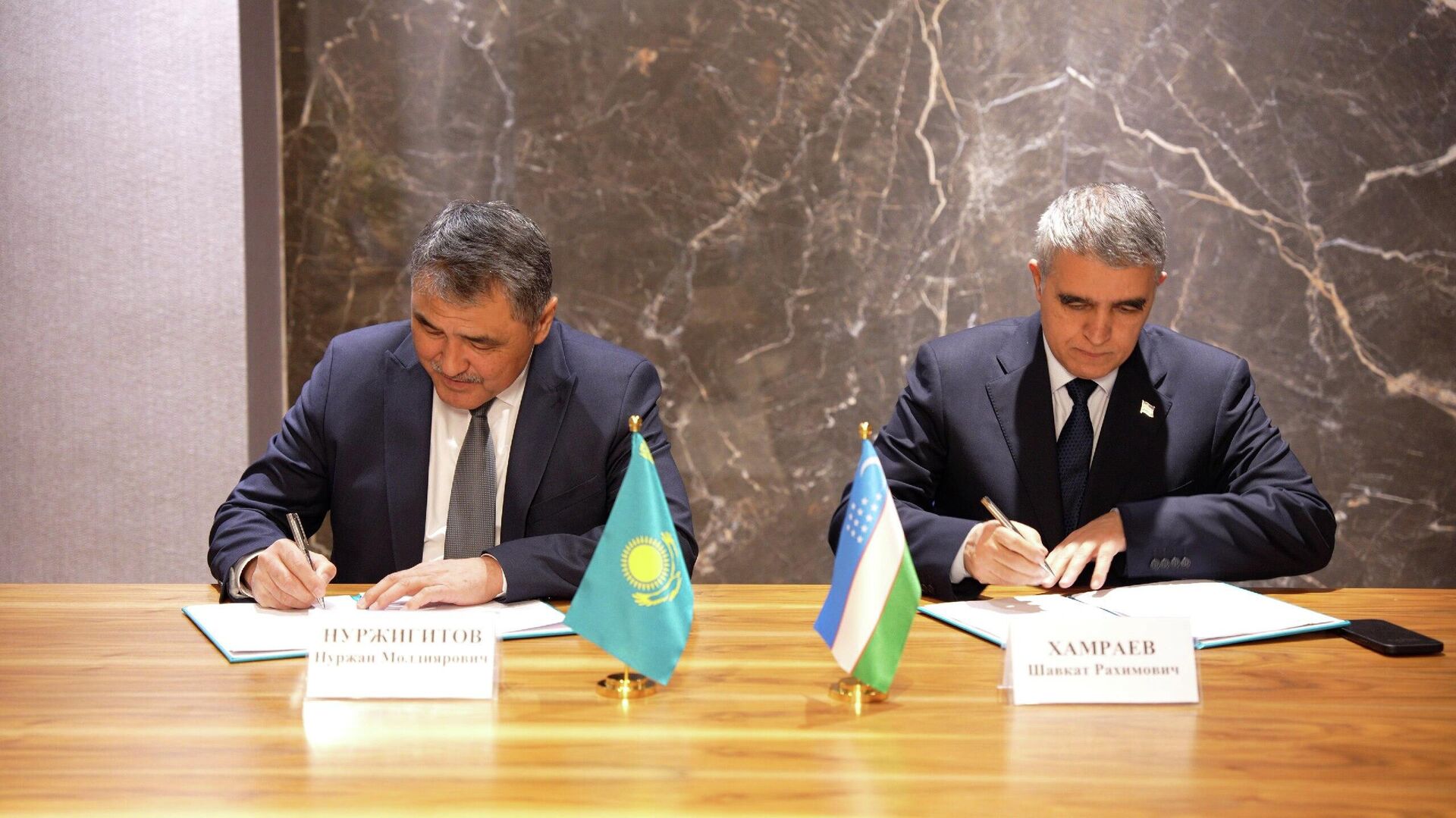 Заседание Совместной казахстанско-узбекской рабочей группы в Туркестане - Sputnik Казахстан, 1920, 19.01.2026