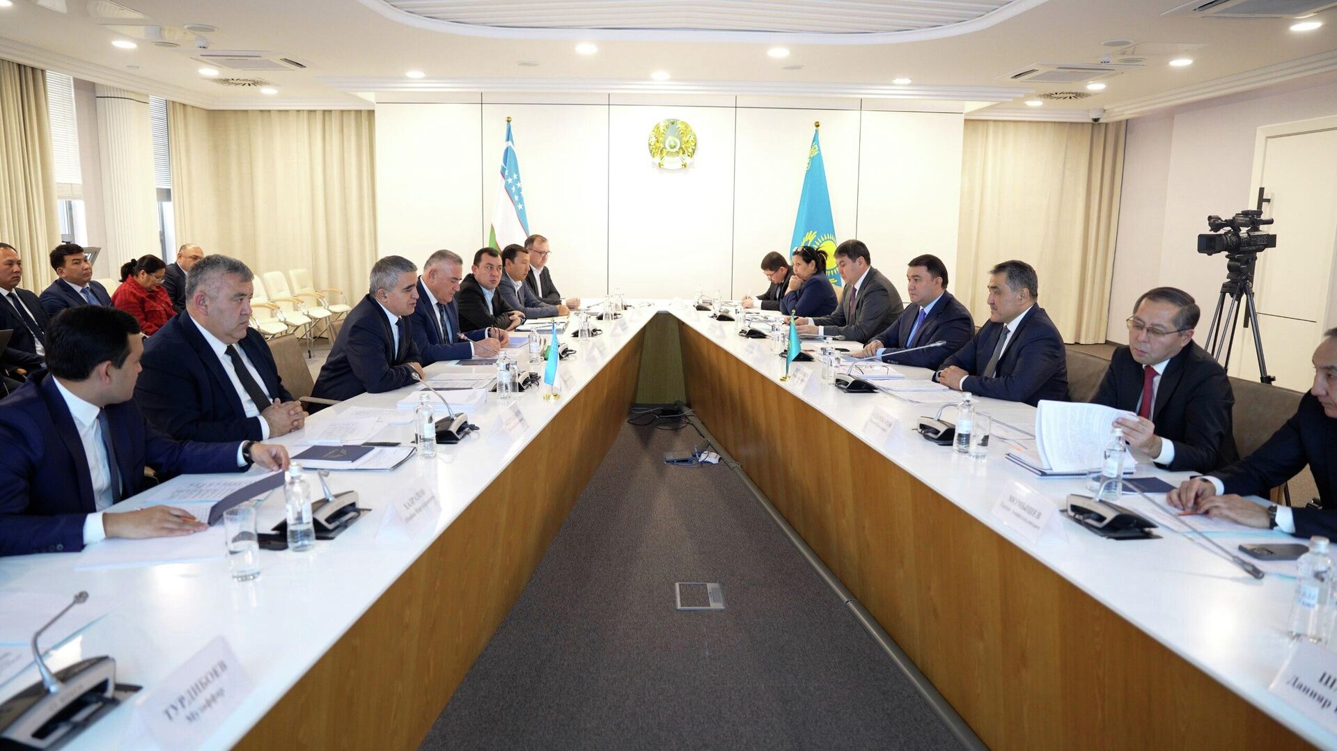 Заседание Совместной казахстанско-узбекской рабочей группы в Туркестане - Sputnik Казахстан, 1920, 19.01.2026