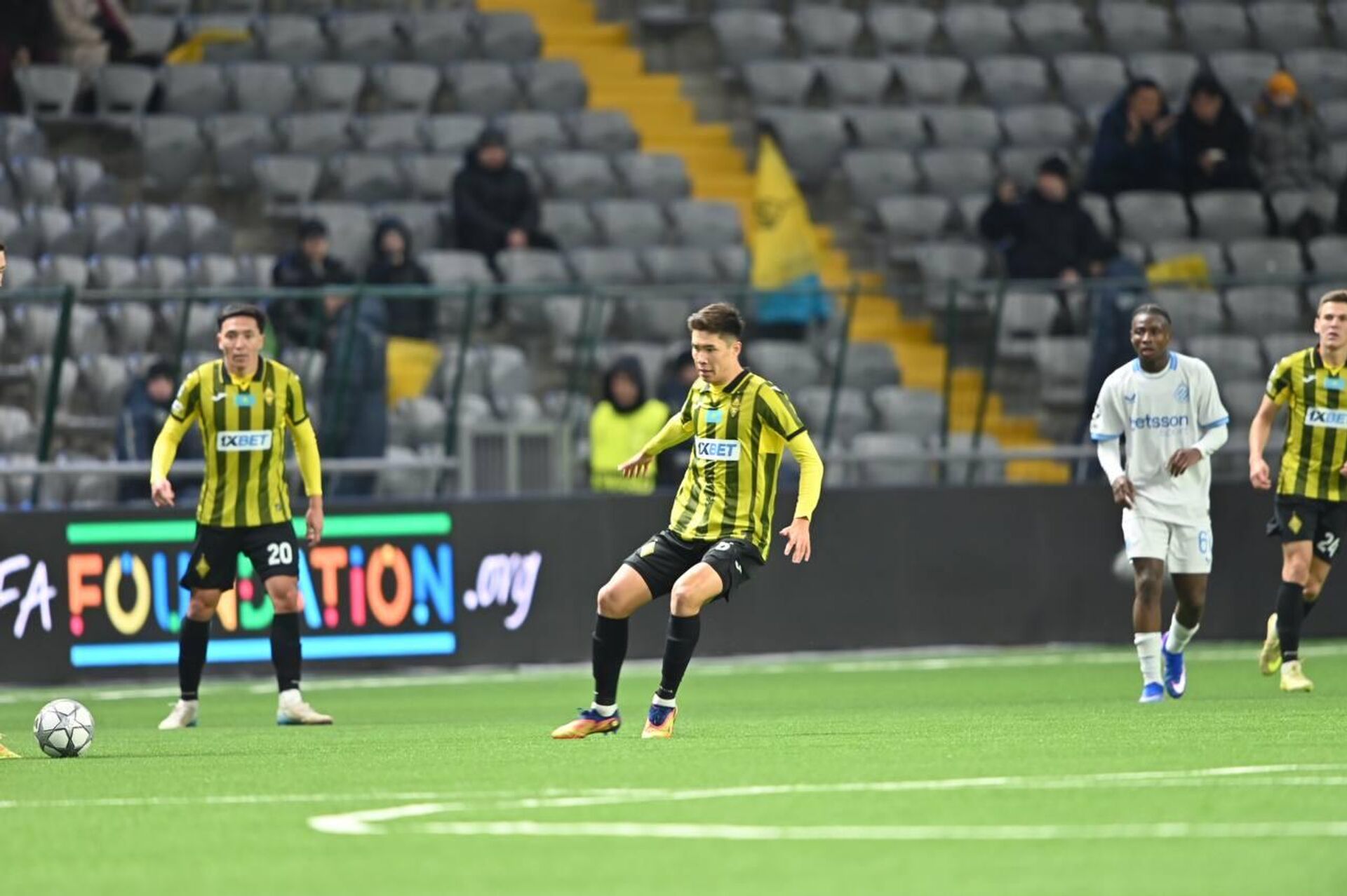 Матч ФК Кайрат и ФК Брюгге  - Sputnik Казахстан, 1920, 21.01.2026