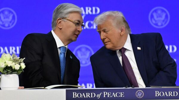 Касым-Жомарт Токаев и Дональд Трамп в Давосе, архивное фото - Sputnik Казахстан