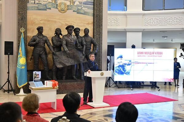 Презентация энциклопедического сборника Алия Молдагулова. Бессмертный подвиг в Астане - Sputnik Казахстан