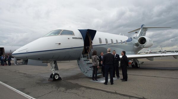 Бизнес-джет Challenger 350 компании Bombardier на международной выставке, архивное фото - Sputnik Казахстан