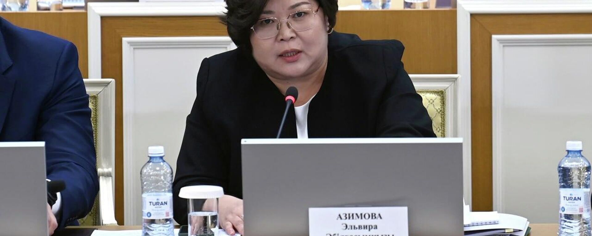 Конституционная комиссия обсуждает сводные предложения по реформе - Sputnik Казахстан, 1920, 11.02.2026