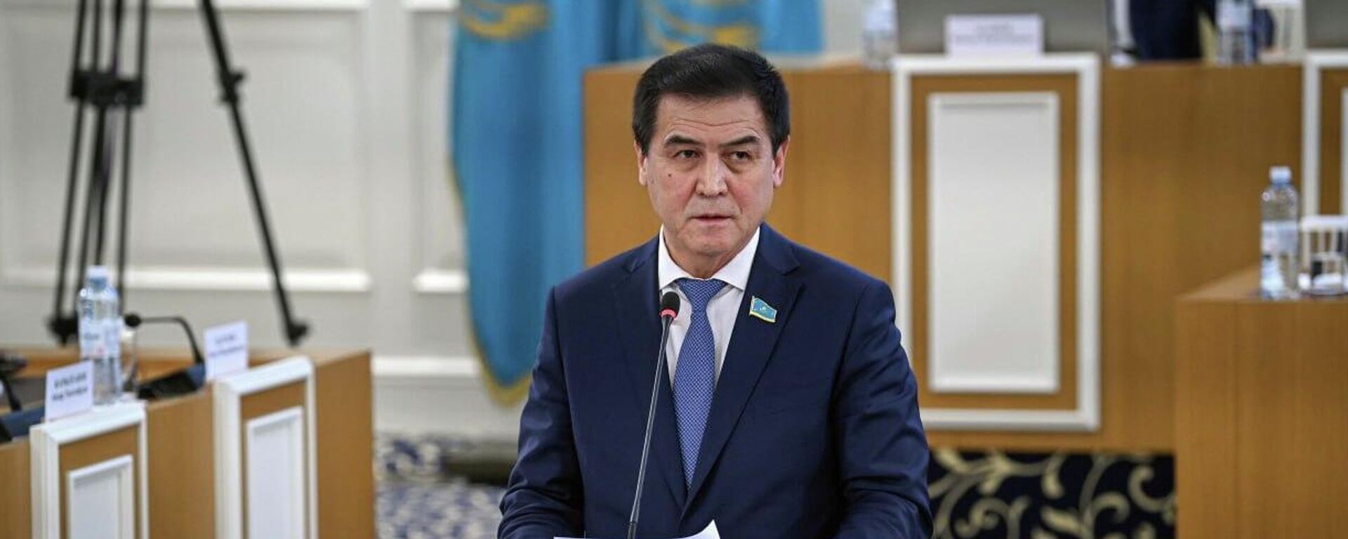 Сенатор Нурлан Бекназаров выступил на заседании комиссии по Конституционной реформе - Sputnik Казахстан, 1920, 26.01.2026