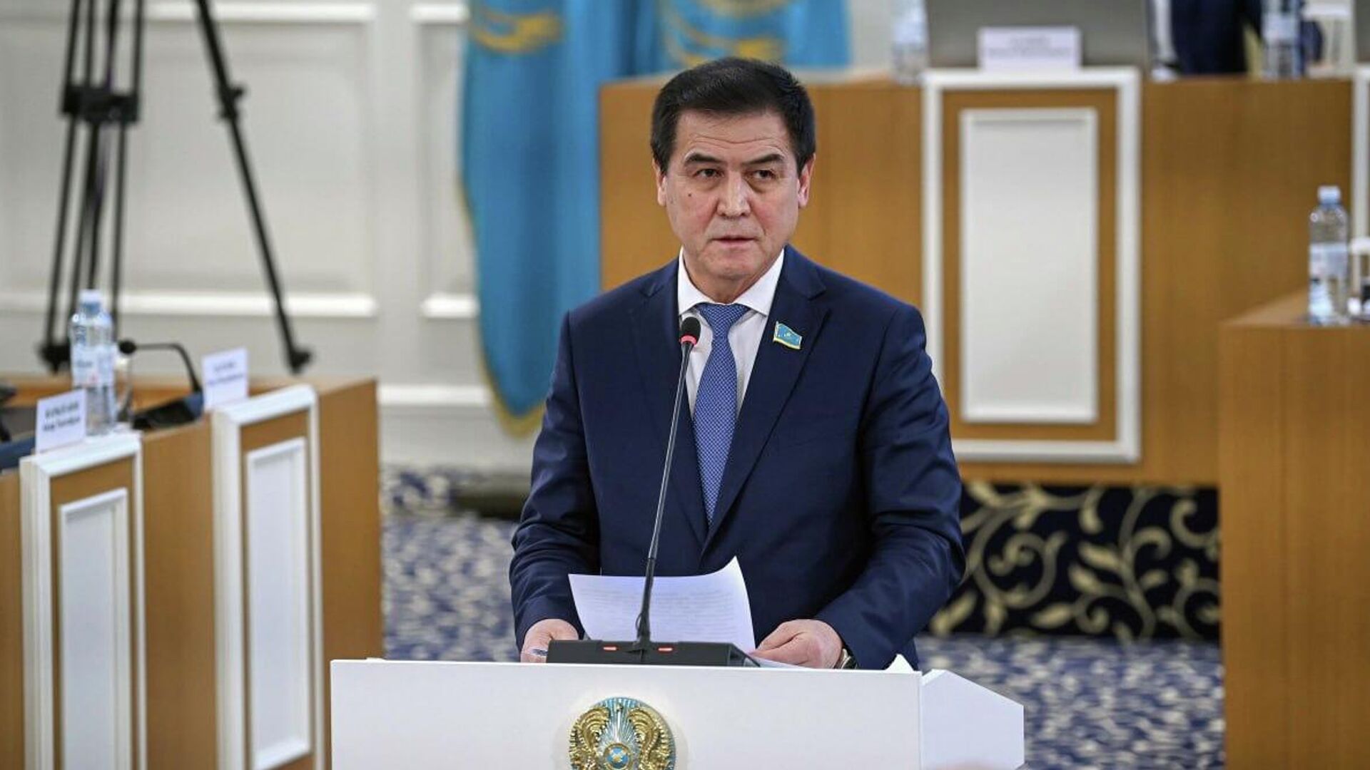 Сенатор Нурлан Бекназаров выступил на заседании комиссии по Конституционной реформе Сенатор Нурлан Бекназаров выступил на заседании комиссии по Конституционной реформе - Sputnik Казахстан, 1920, 26.01.2026