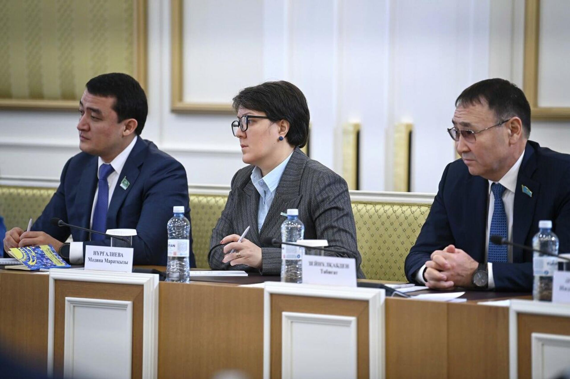 Конституционная комиссия обсуждает сводные предложения по реформе на втором заседании Конституционная комиссия обсуждает сводные предложения по реформе на втором заседании - Sputnik Казахстан, 1920, 26.01.2026