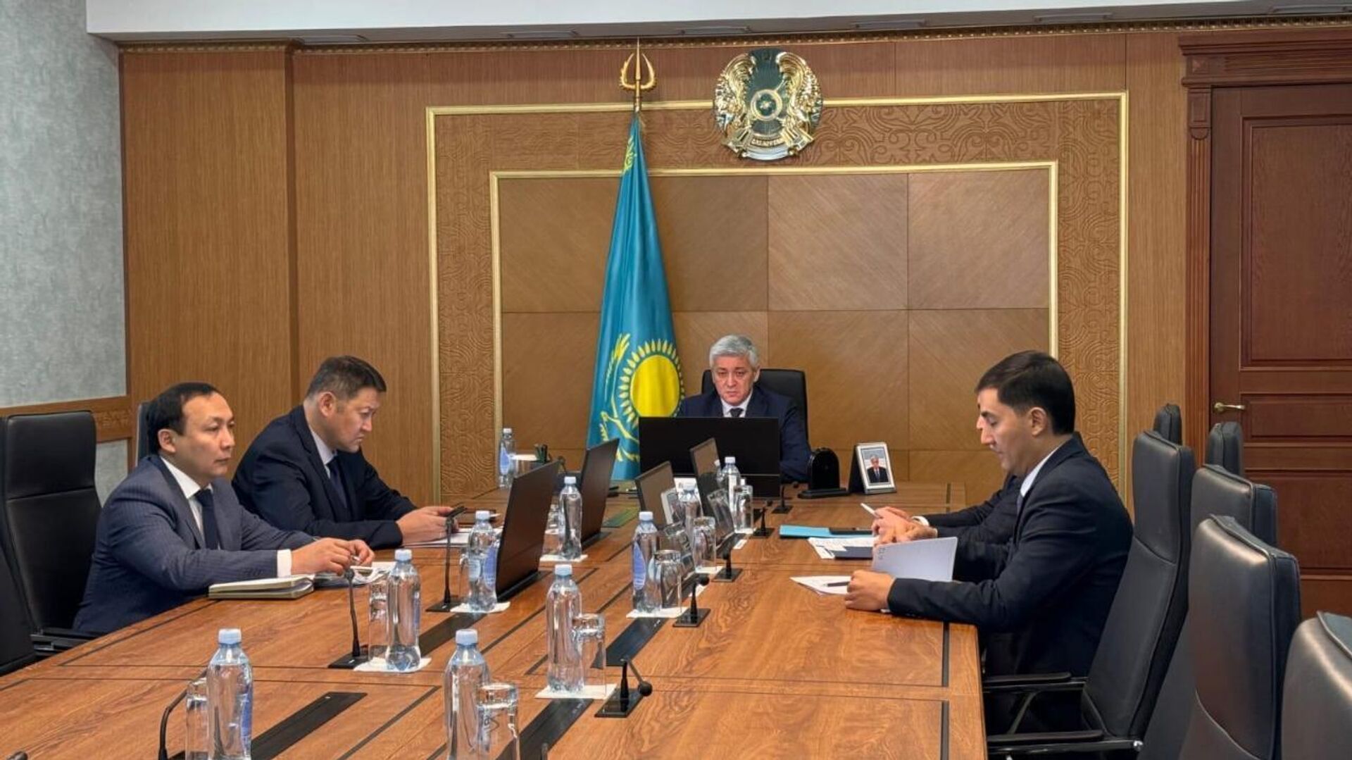 Аким Карагандинской области Ермаганбет Булекпаев провел совещание  - Sputnik Казахстан, 1920, 26.01.2026