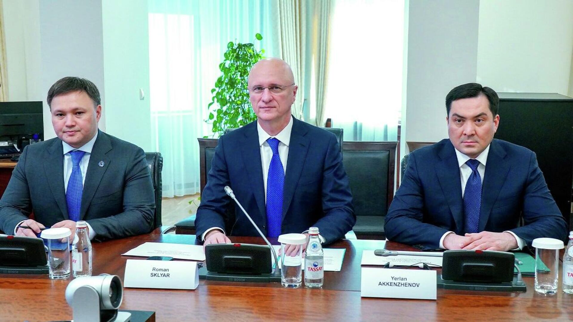 Первый вице-премьер Казахстана Роман Скляр встретился с управляющим директором Евразийского подразделения корпорации Шеврон Дереком Магнессом Первый вице-премьер Казахстана Роман Скляр встретился с управляющим директором Евразийского подразделения корпорации Шеврон Дереком Магнессом - Sputnik Казахстан, 1920, 29.01.2026