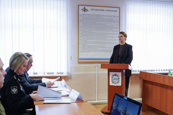 Статс-секретарь – замминистра обороны РФ Анна Цивилева проверила организацию предоставления мер соцподдержки военнослужащим ЮВО - Sputnik Казахстан