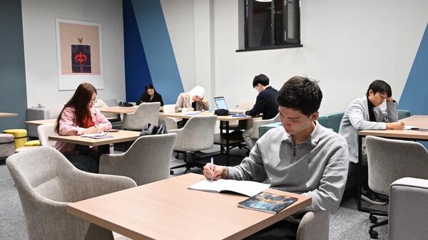 Студенты  - Sputnik Қазақстан