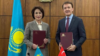 Глава Минздрава Казахстана Акмарал Альназарова и руководитель турецкой компании NOBEL подписали соглашение