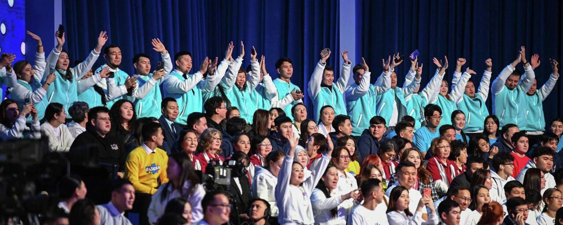 Қазақстанда волонтерлердің саны 300 мыңға жетті - Sputnik Қазақстан, 1920, 30.01.2026