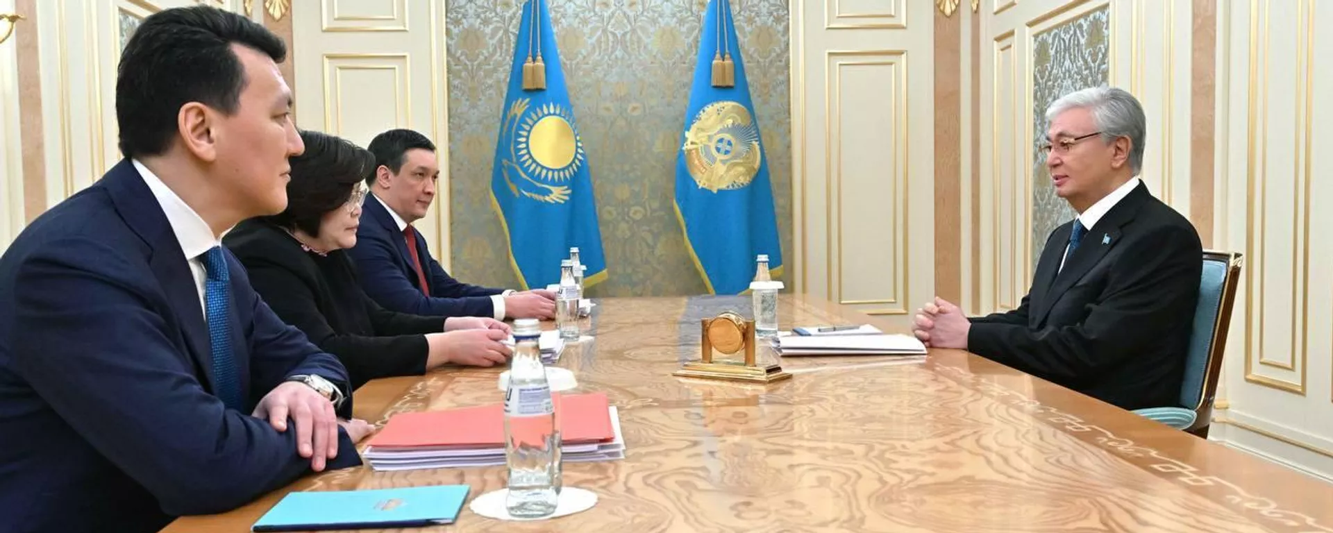 Президентке Конституциялық комиссия жұмысының нәтижелері жөнінде ақпарат берілді Президентке Конституциялық комиссия жұмысының нәтижелері жөнінде ақпарат берілді - Sputnik Қазақстан, 1920, 30.01.2026