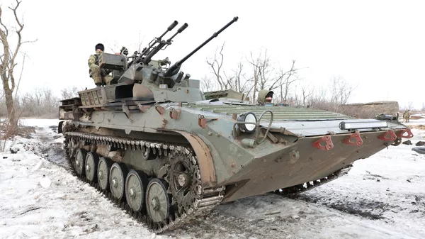 Учения зенитчиков в ЛНР - Sputnik Казахстан