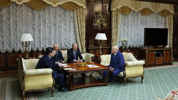 Встреча президента Беларуси Александра Лукашенко с председателем мажилиса Казахстана Ерланом Кошановым - Sputnik Казахстан