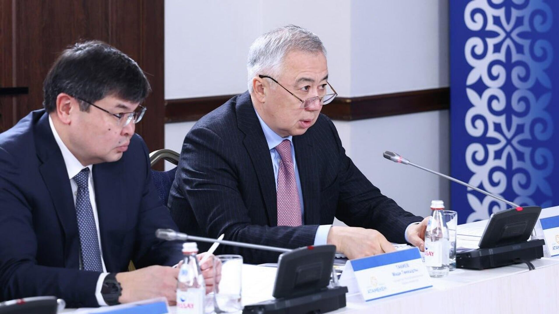 Премьер Казахстана Олжас Бектенов провел совещание по вопросам развития предпринимательства - Sputnik Казахстан, 1920, 06.02.2026