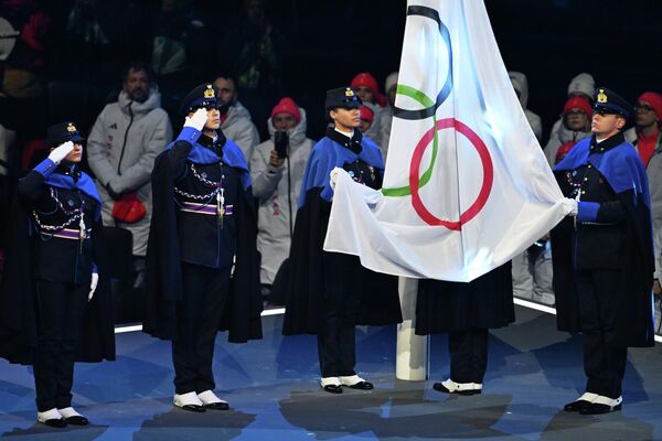Церемония открытия XXV зимних Олимпийских игр на стадионе Сан-Сиро в Милане - Sputnik Казахстан