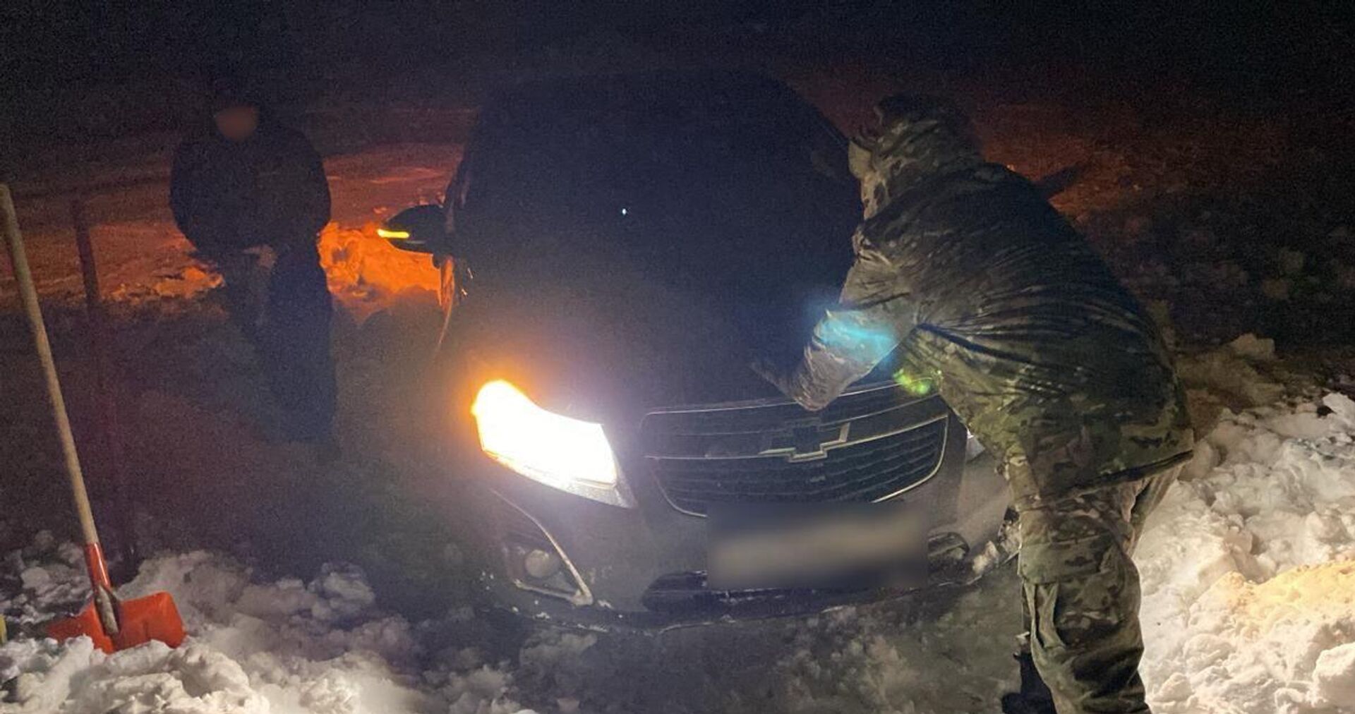 Сотрудники МЧС спасали людей на трассах Казахстана  - Sputnik Казахстан, 1920, 07.02.2026