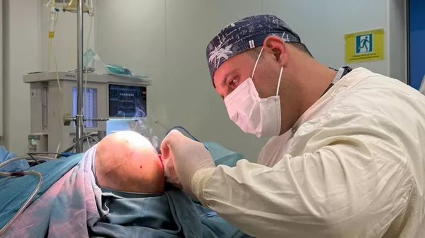 Жамбыл облыстық көпбейінді балалар ауруханасында бір жастағы балаға күрделі ота жасалды - Sputnik Қазақстан