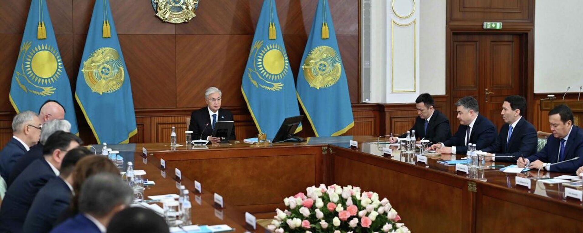 Касым-Жомарт Токаев провел расширенное заседание правительства - Sputnik Казахстан, 1920, 10.02.2026