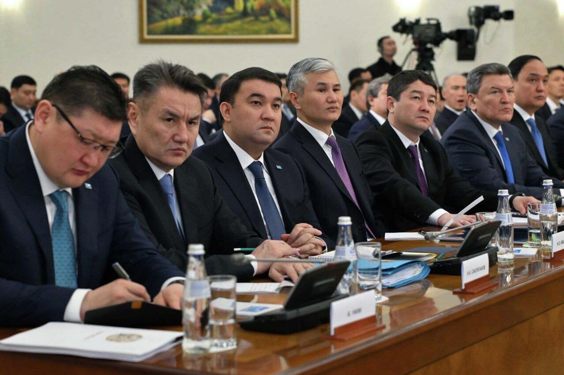 Касым-Жомарт Токаев провел расширенное заседание правительства - Sputnik Казахстан, 1920, 10.02.2026