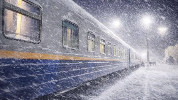 Тас жолдардың жабылуына байланысты жолаушыларды тасымалдауға 3 пойыз іске қосылды - Sputnik Қазақстан
