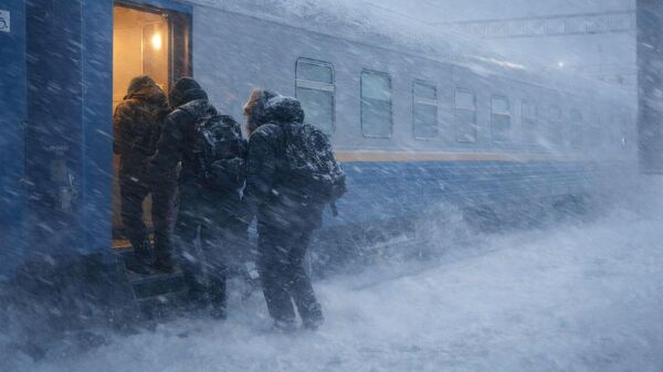 Перевозка пассажиров на поезде из-за непогоды в Актюбинской области  - Sputnik Казахстан