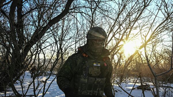 Боевая работа расчета пушки М-46 спецназа Ахмат на Сумском направлении - Sputnik Казахстан