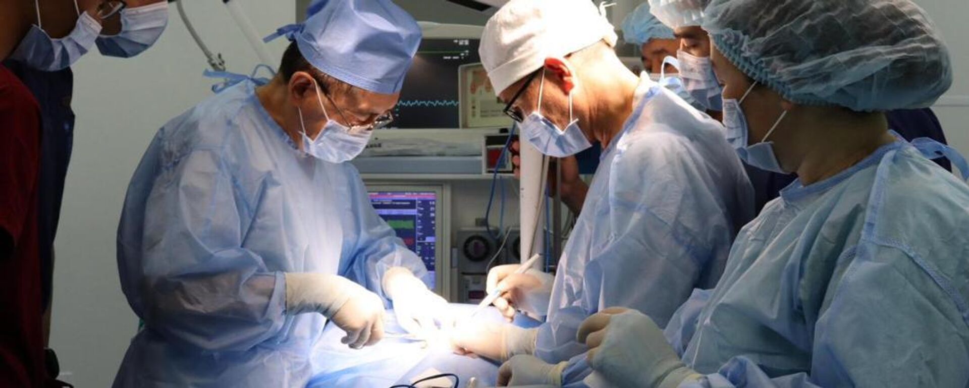 В Алматы хирурги спасли ребенка, проглотившего 31 магнит - Sputnik Казахстан, 1920, 11.02.2026