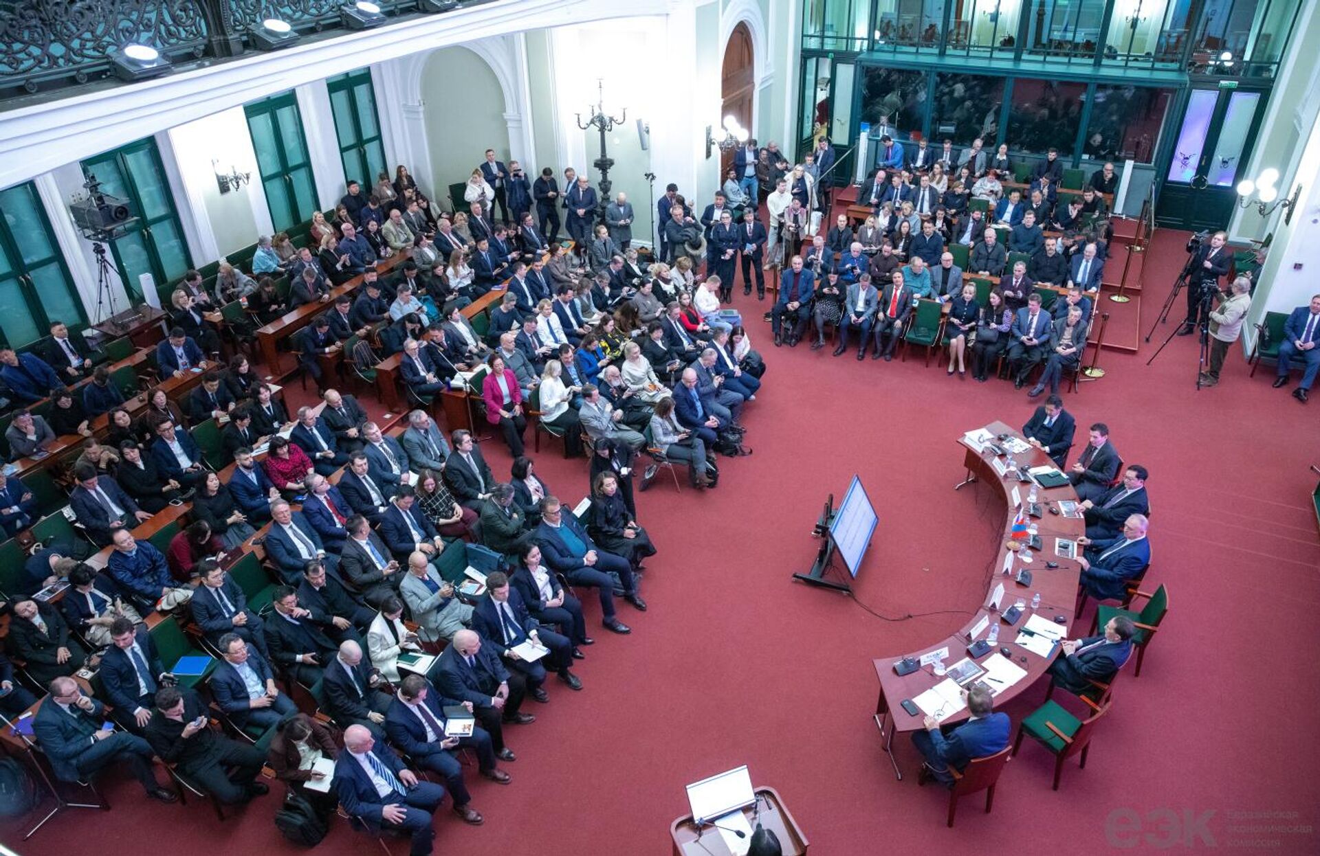 Министр по торговле ЕЭК Андрея Слепнева встретился с руководителями монгольских министерств и ведомств Министр по торговле ЕЭК Андрея Слепнева встретился с руководителями монгольских министерств и ведомств - Sputnik Казахстан, 1920, 11.02.2026