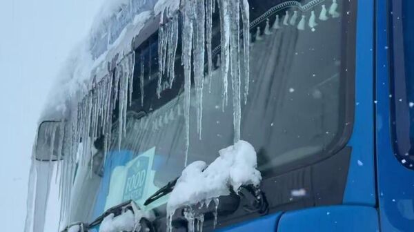 Более 2000 автомобилей застряли на дорогах южного Казахстана - Sputnik Казахстан