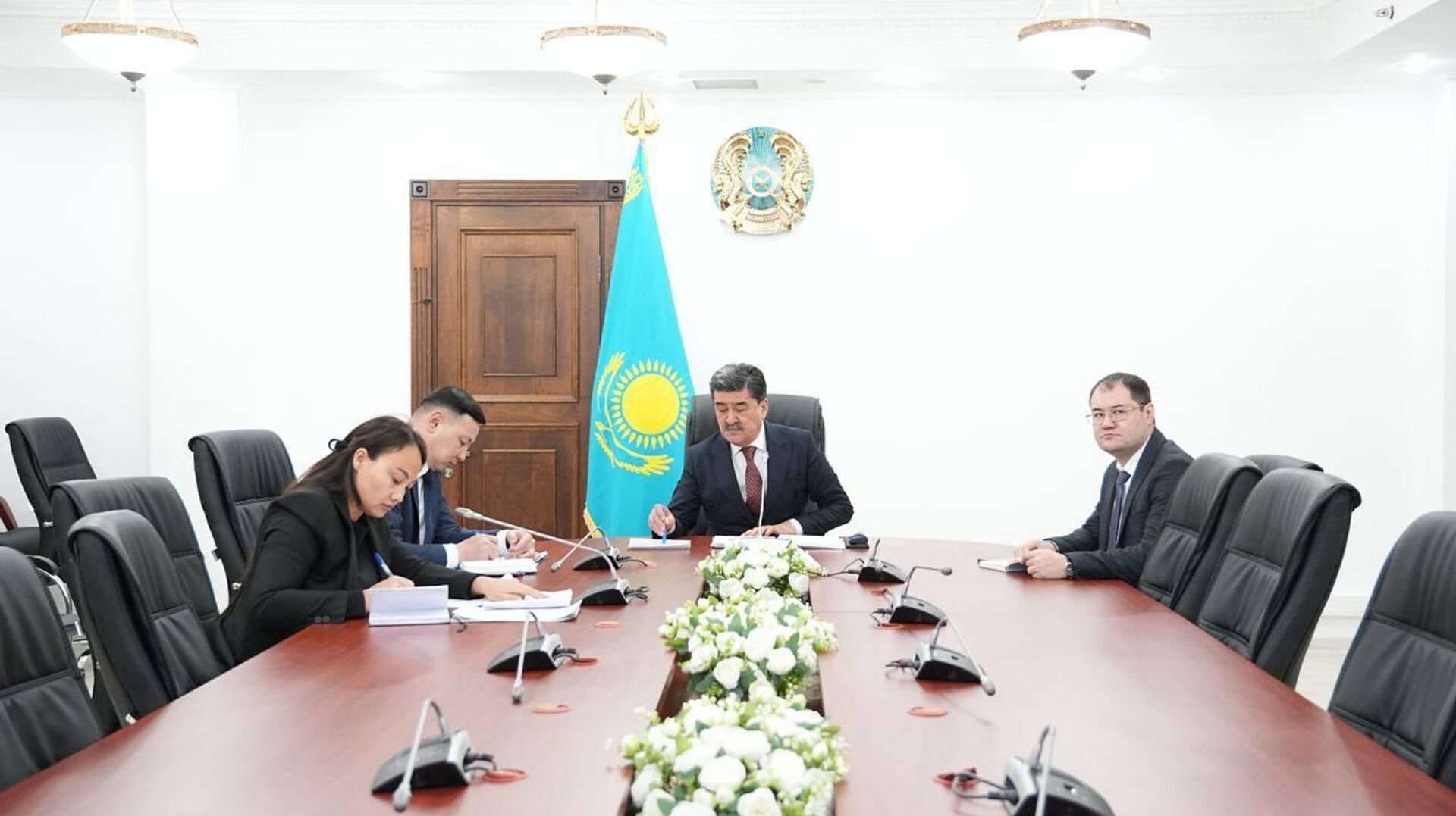 Совещание в Минэкологии и природных ресурсов Казахстана по вопросу экологии и качества воздуха Совещание в Минэкологии и природных ресурсов Казахстана по вопросу экологии и качества воздуха - Sputnik Казахстан, 1920, 13.02.2026