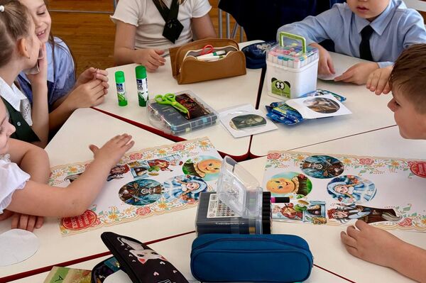 Праздник в Международный день дарения книги провел Русский дом в Усть-Каменогорске Праздник в Международный день дарения книги провел Русский дом в Усть-Каменогорске - Sputnik Казахстан