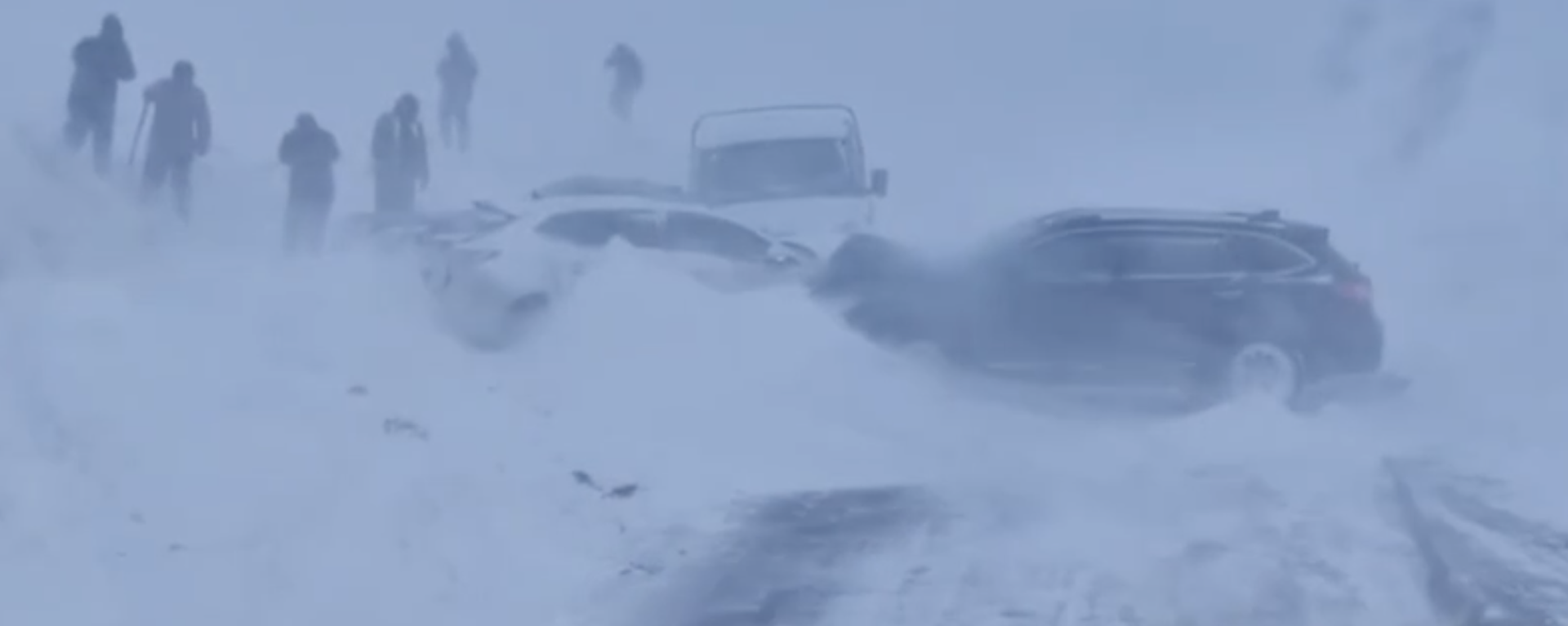 Автомобили столкнулись во время непогоды на автодороге Ушарал – Достык – гр. КНР - Sputnik Казахстан, 1920, 14.02.2026