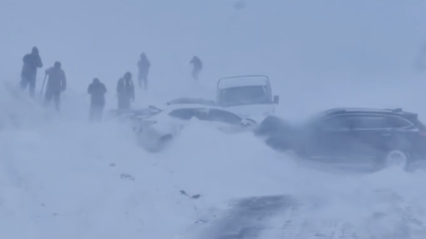 Автомобили столкнулись во время непогоды на автодороге Ушарал – Достык – гр. КНР - Sputnik Казахстан