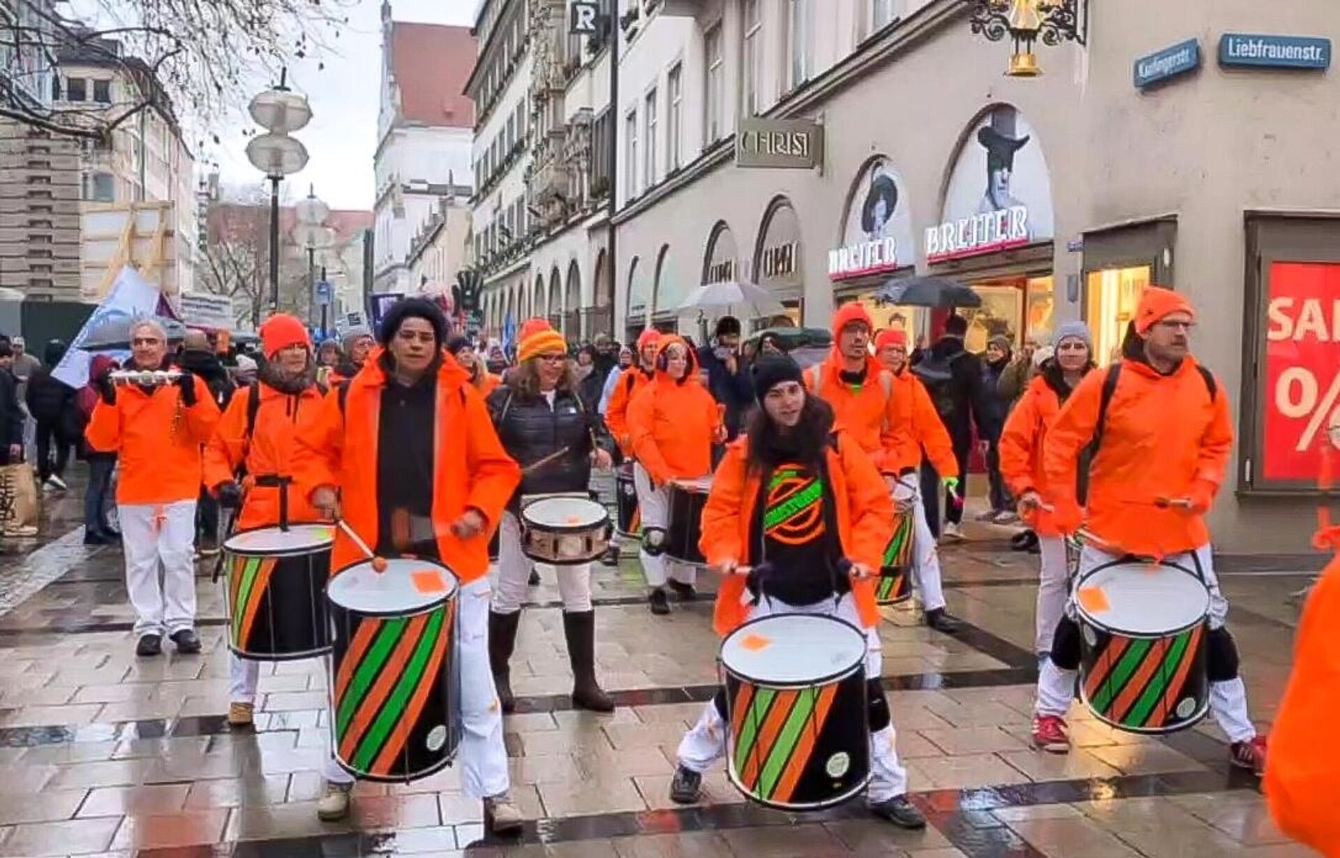 Акция протеста в Мюнхене - Sputnik Казахстан, 1920, 14.02.2026